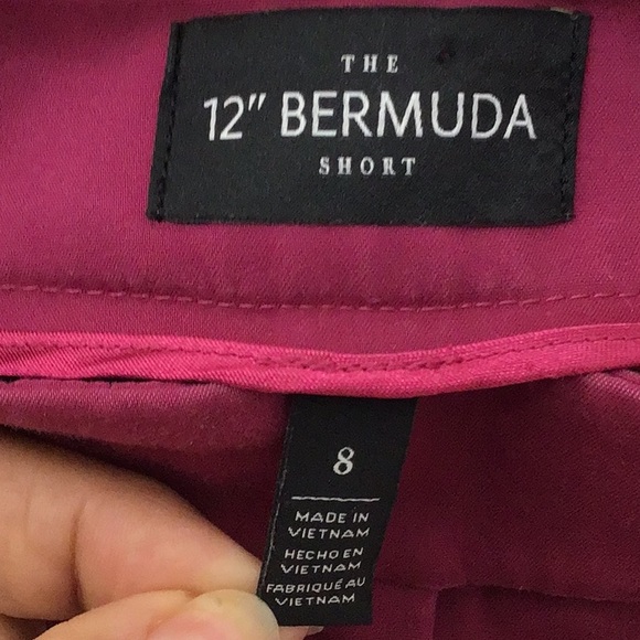 WHBM berry 12” Bermuda shorts - Picture 4 of 7